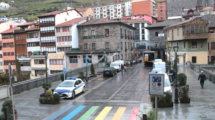 Datorren astean margotuko dute erdigunea gorriz