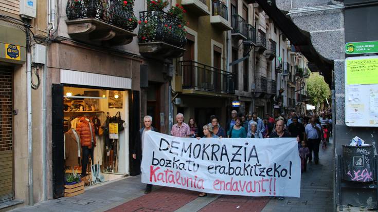 Elkartasun erakustaldi zaratatsua eta jendetsua