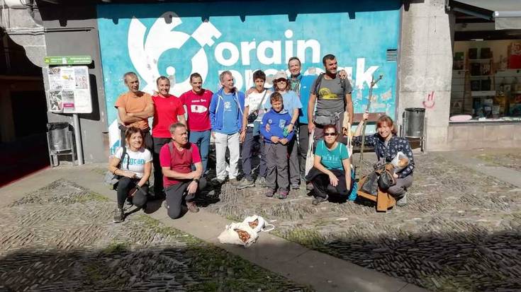 Haritz eta gorosti haziak batu ditugu mintegian ereiteko