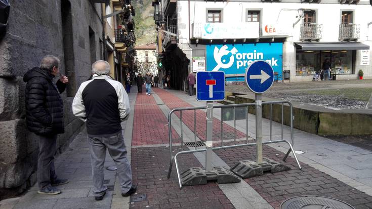 Kalebarren eta Gabolats itxita izan dira zirkulaziorako
