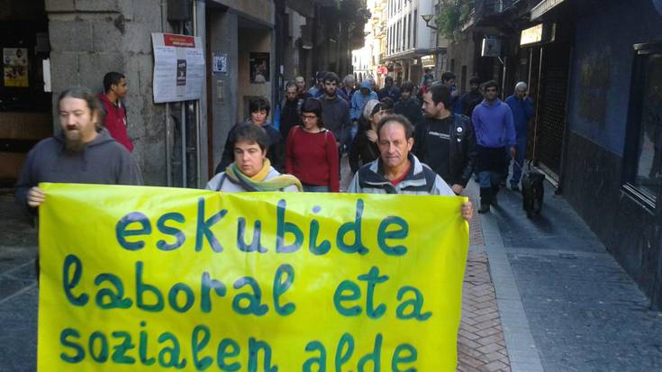 Herria geldituta egon zen atzo greba zela eta