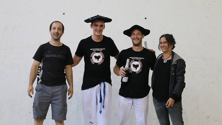 Jon Gallastegik eta Ander Oñatek irabazi dute Asier eta Iñakiren omenezko pelota txapelketa
