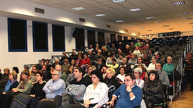 Debate handia autobus geltokiaren harira
