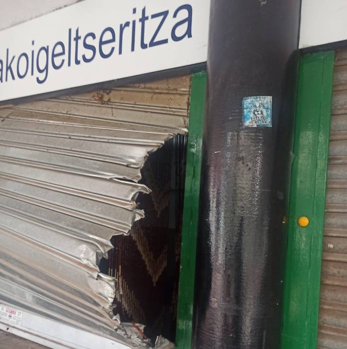 Berriro sartu dira Ezoziko Futbol Zelaiko tabernan