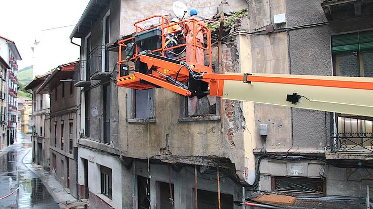 Errabal kalea itxita, eraiste lanengatik