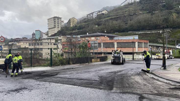 11:00etatik 14:00etarako autobusak Sagar Errekan hartu behar dira
