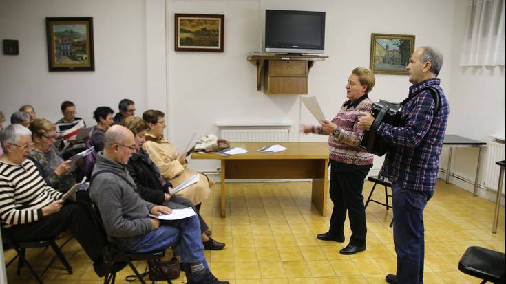 'Plaentxia Kantuan' ekimena sortu dute