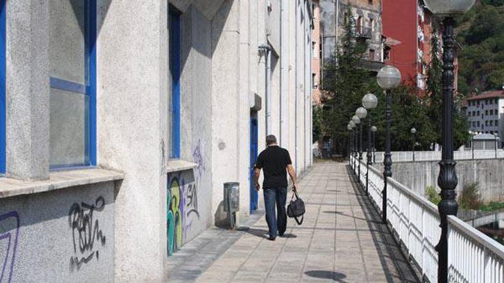 Umeen igeriketan eta ludotekan izena emateko epea zabalik