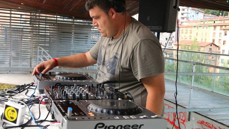 DJ saioa argazkitan