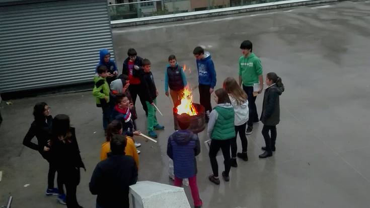 Gaztelekuan danbolin eta guzti!