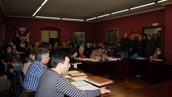 Oposizioak atzera bota ditu aurrekontuak