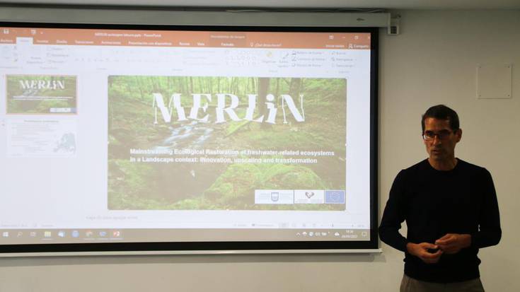 Merlin proiektuak proposatu du erabiltzen ez diren presak kentzea Deba ibaian