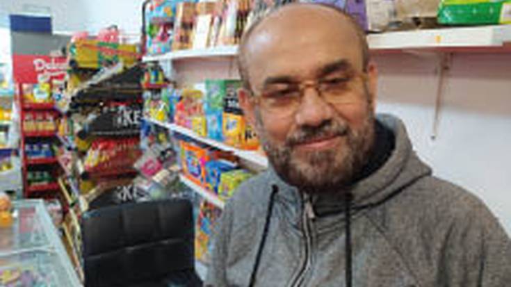 Azad Chowdhury: "Lau urte behar izan nituen paperak lortzeko"