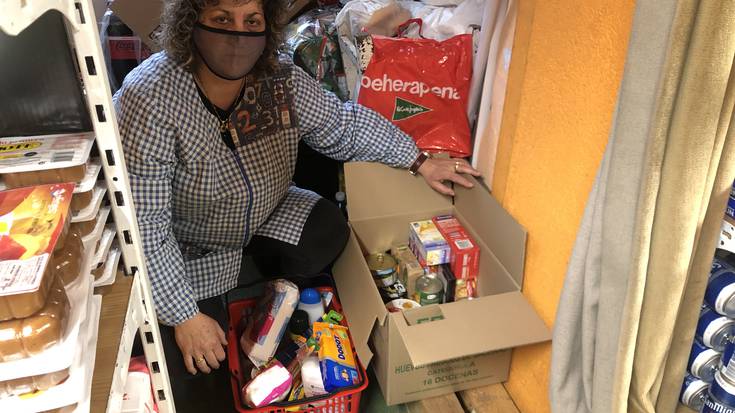 Ukrainaren aldeko elkarretaratzea eta material bilketa