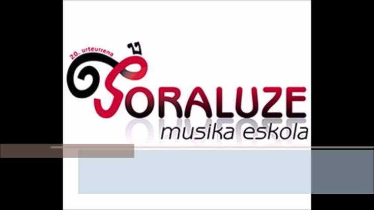 'Azaroak 22', musika eskolako ikasleen eskutik