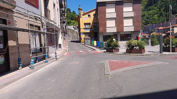 Abuztuan botako dituzte Errebal kaleko 14. eta 16. etxeak