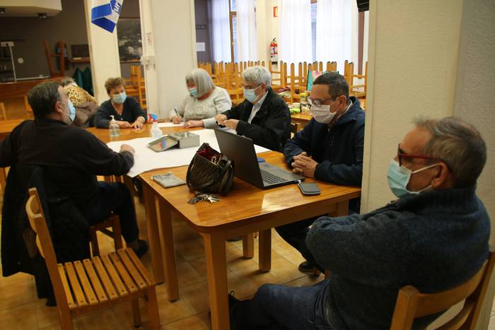 Itxaropena elkarteko estetizista zerbitzua bertan behera