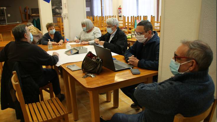 Itxaropena elkarteko estetizista zerbitzua bertan behera