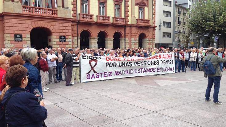 Zapatuan berriro ere mobilizatuko dira pentsioen alde