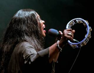 2 SARRERA BIKOITZ Gisele Jackson & The Shu Shu's ikusteko (Blues Hotsak)