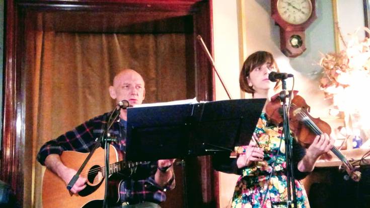 Folk irlandarra eta 'chanson' frantsesa domekan zubian