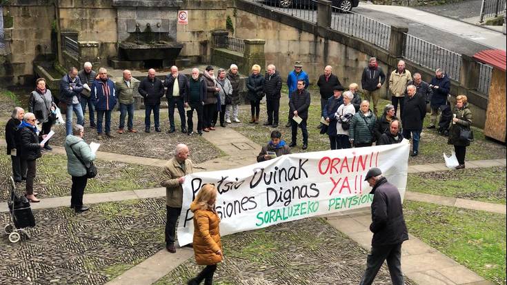 Zaintza eta pentsio duinak aldarrikatu dituzte Martxoaren 8aren bueltan