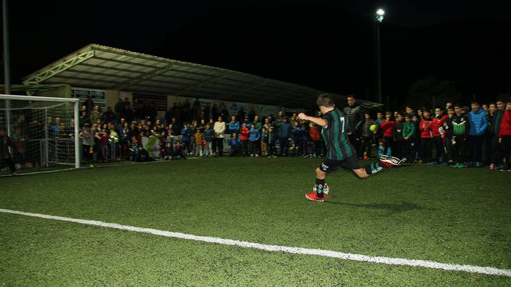 Ehunka futbolzale elkartuko dira bihar Ezoziko futbol zelaian