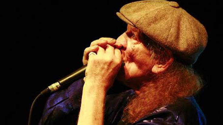 Blues Hotsakek indartsu hasi du lehen asteburua