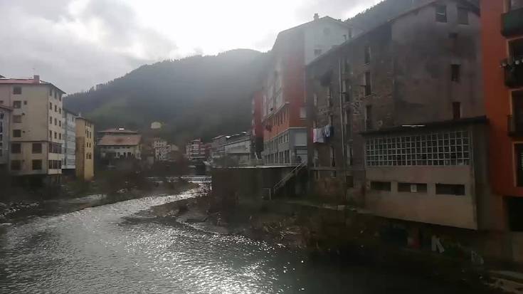 Soraluze, kamera bizkorraren begietatik