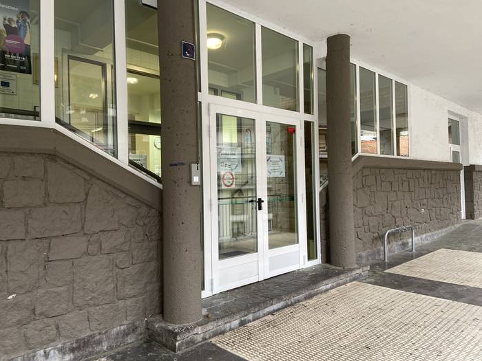 Biharko eta etziko grebek eragina izango dute ikastetxeetan
