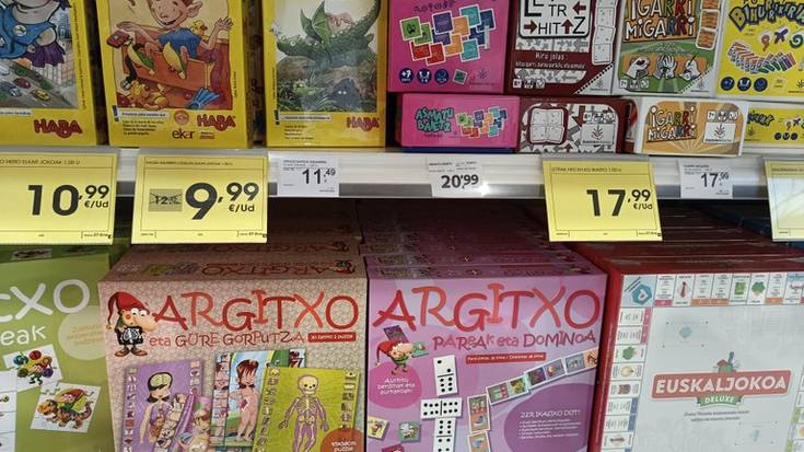 Kalean da euskarazko produktuen aurtengo katalogoa