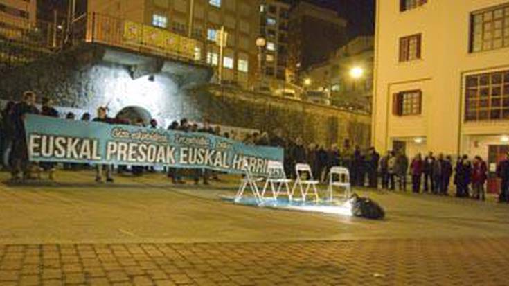 Ehunetik gora herritar batu ziren barixakuko elkarretaratzean