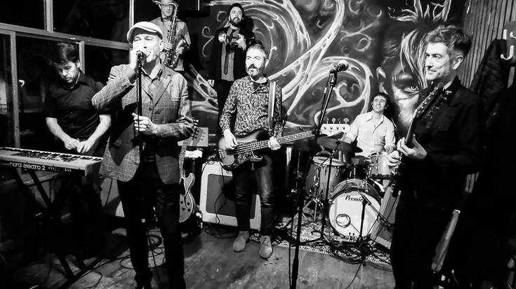 The Allnighters-ek giroa lehertu zuen Zentroan