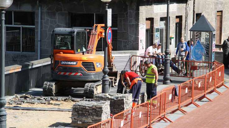 Herritarrek zubian eta erdiguneko kaleetan kenduko diren materialak eskatzeko epea zabaldu du Udalak