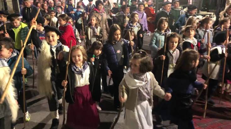 Santa Ageda ospatzeko Musika Eskolaren kalejira bideoan