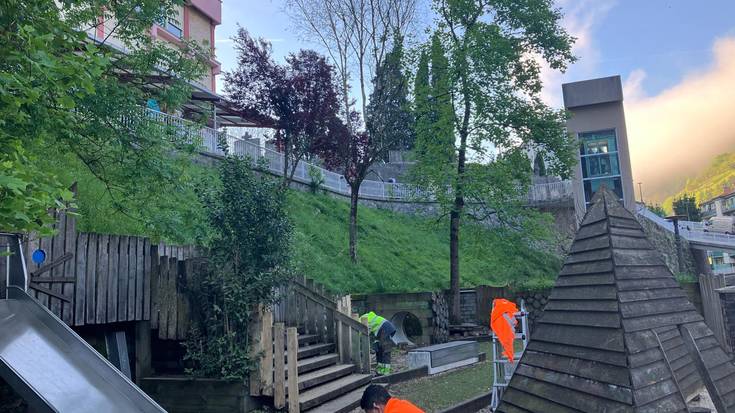 Estaziñoko egurrezko parkearen mantentze-lanak hasi dira