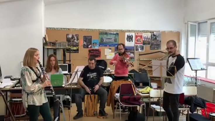 Musika denontzat, ate irekiei esker