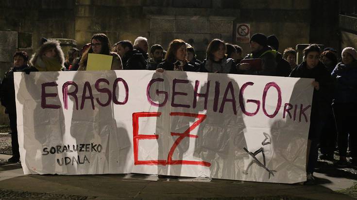 Eraso matxisten aurkako aldarria egin dute plazatik, beste behin