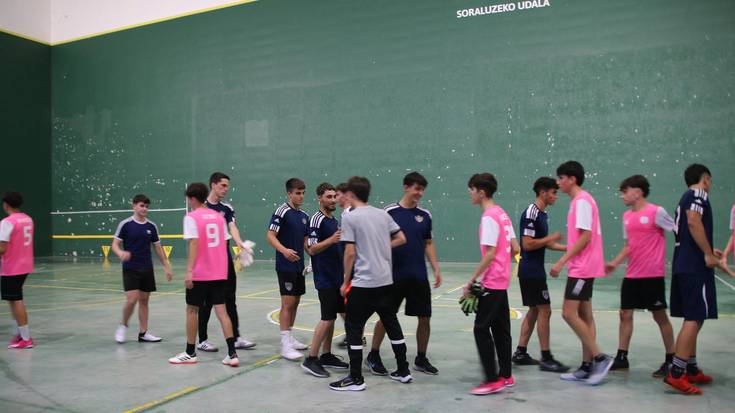 Gaur jokatuko dituzte futbito ligaren finalerdiko azken minutuak