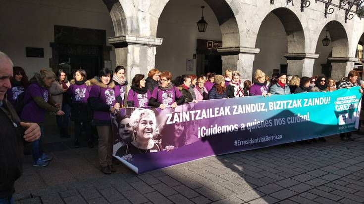 Zaharren egoitzetako zerbitzuaren kalitate maila salatu dute