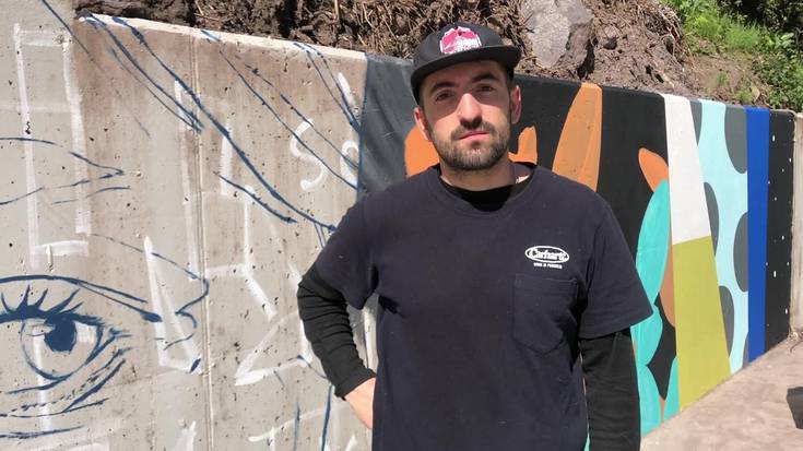 "Muralaren helburuetako bat izan da kolore pixka bat ematea Skate Parkeari"