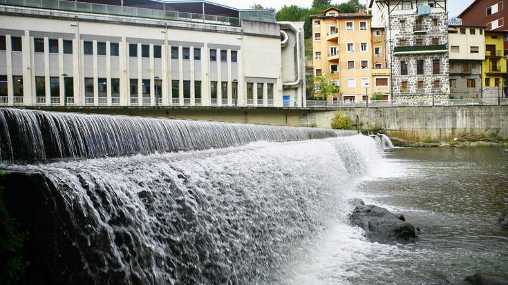 "Erabakia irizpide teknikoetan eta ingurumenekoetan oinarrituta hartu behar da"