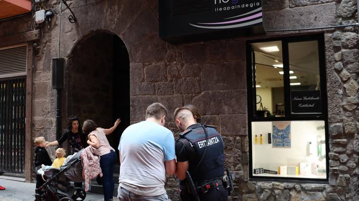 Berriro lapurretan egin dute bi ile-apaindegitan