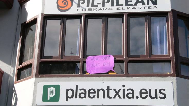 Pil-pileaneko langileok greban