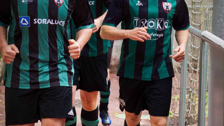 Soraluze futbol taldeak 40. urteurreneko ospakizuna egin zuen Ezozin