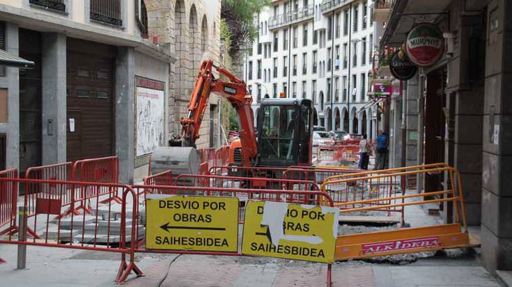Herriaren erdialdeko kaleak itxita izango dira autoendako asfaltatze lanak direla eta