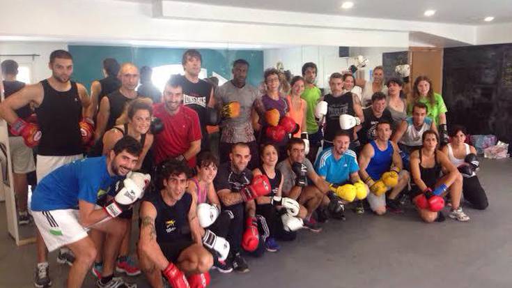 Sei lagunentzat tokia dago oraindik Ixa Rodriguezek zapatuan eskainiko duen boxeo ikastaroan