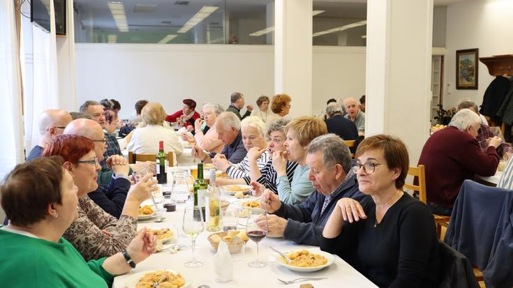 Bapo bazkaldu zuten Itxaropenaren eskutik