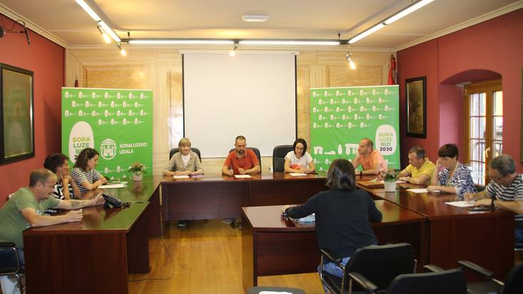 Autokontsumorako lau instalazio fotovoltaiko ezarri eta energia komunitatea sortuko dute