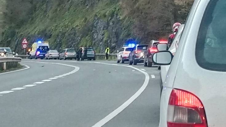 Bi autok istripua izan dute saihesbidean